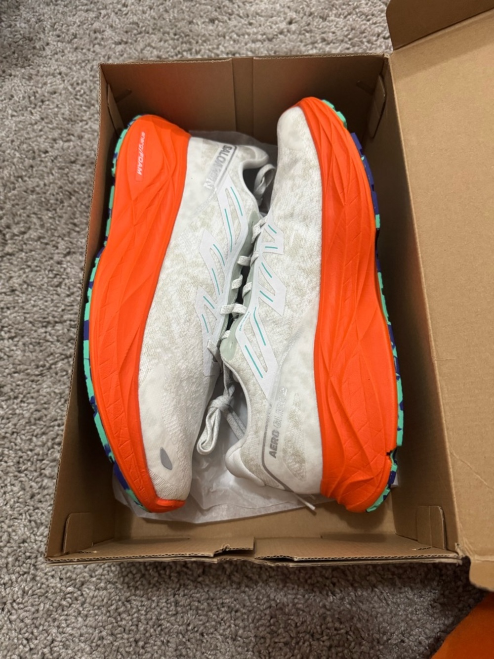 New Salomon Aero Glide2 men’s size 11.5